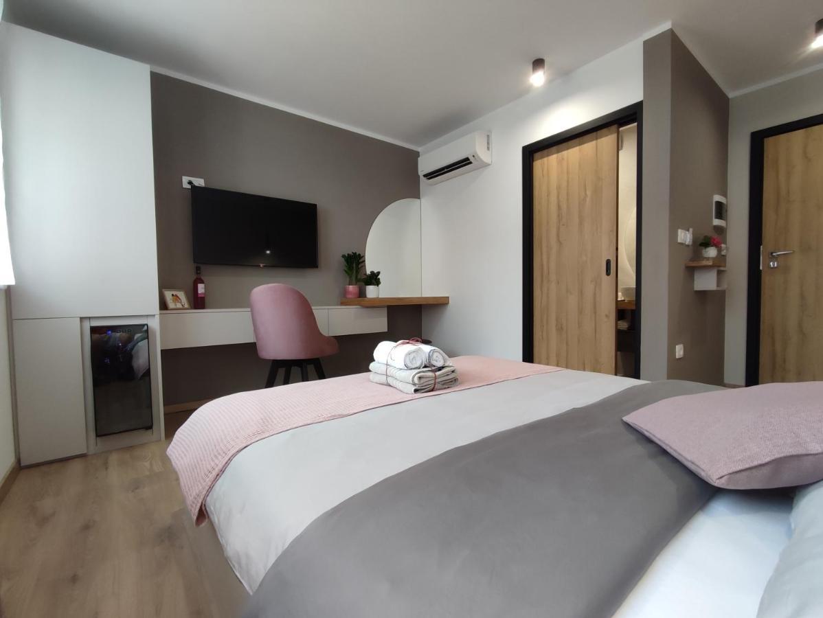 Boutique Rooms By Petric Winery Dobravlje Exterior photo
