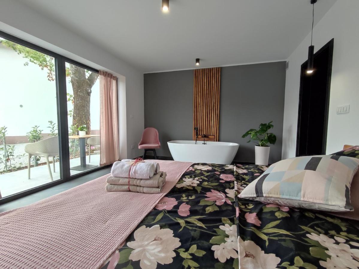 Boutique Rooms By Petric Winery Dobravlje Exterior photo