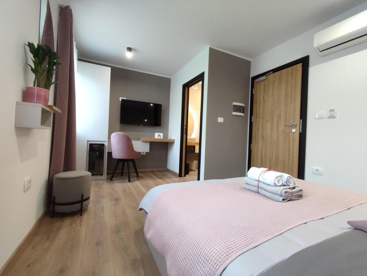 Boutique Rooms By Petric Winery Dobravlje Exterior photo