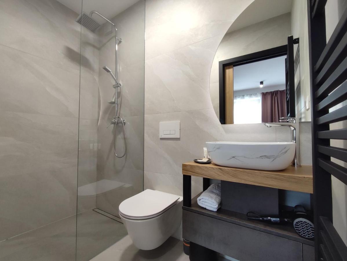 Boutique Rooms By Petric Winery Dobravlje Exterior photo