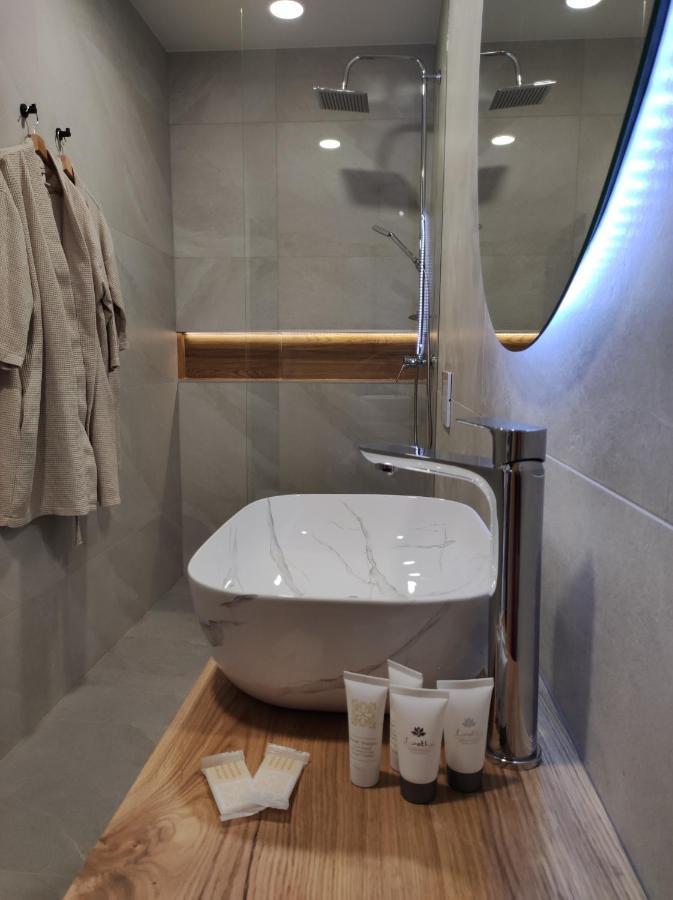 Boutique Rooms By Petric Winery Dobravlje Exterior photo