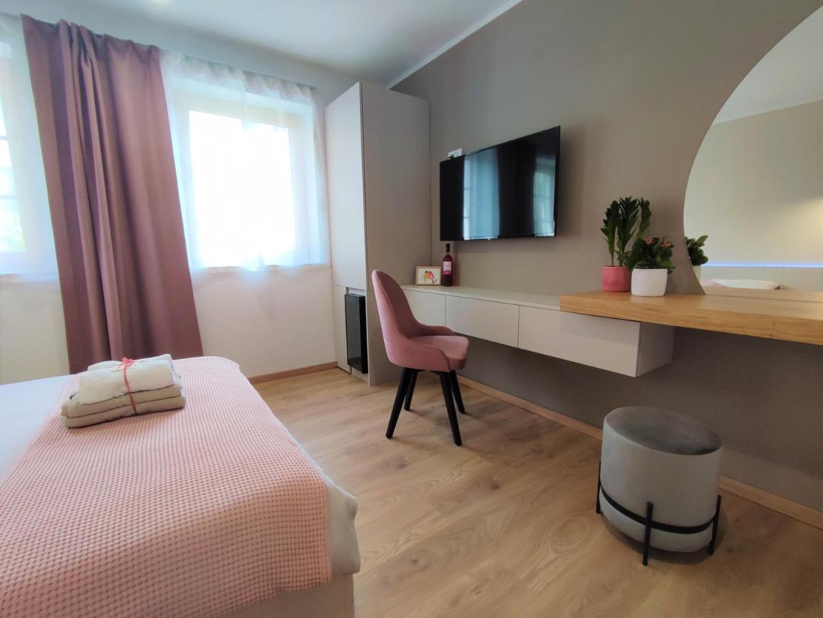 Boutique Rooms By Petric Winery Dobravlje Exterior photo