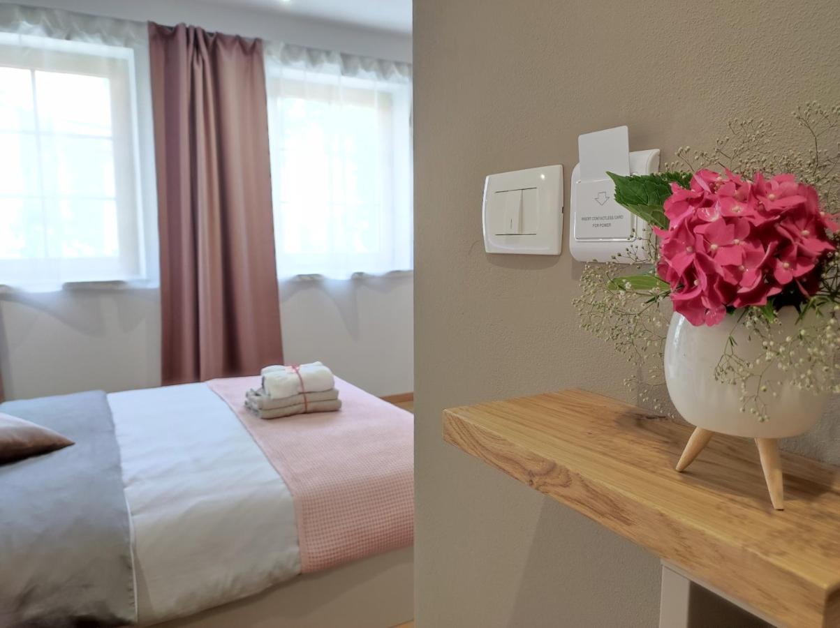 Boutique Rooms By Petric Winery Dobravlje Exterior photo