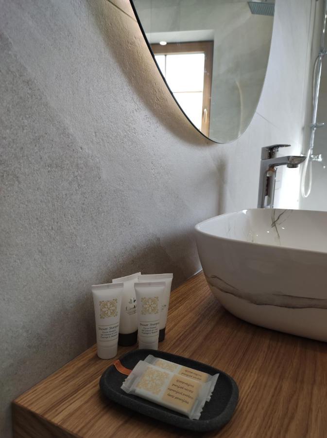 Boutique Rooms By Petric Winery Dobravlje Exterior photo